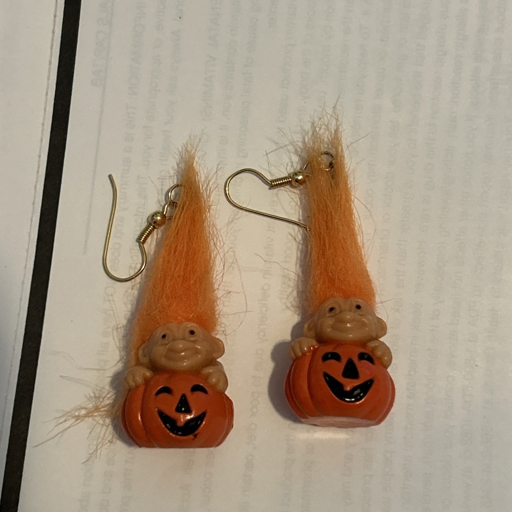 Vintage Russ Orange Halloween Trolls In Jack O' Lantern Pumpkins Earrings